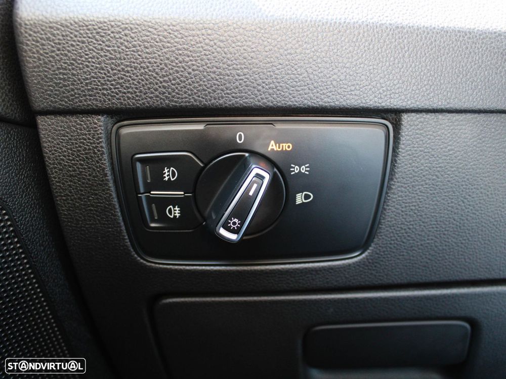 VW Passat Variant 2.0 TDI Business DSG - 30