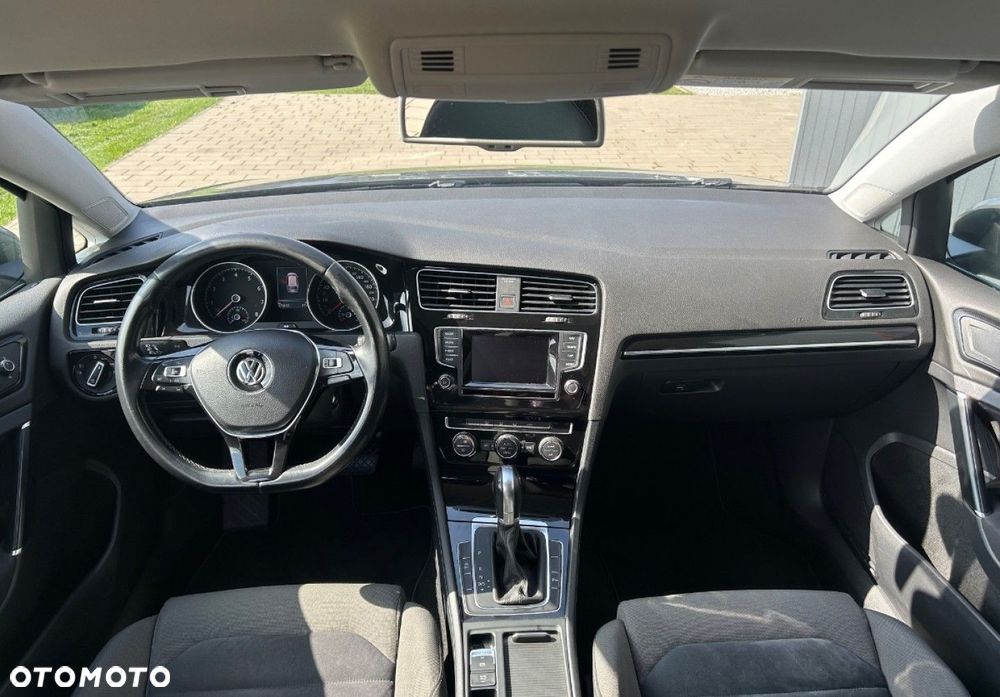 Volkswagen Golf - 9
