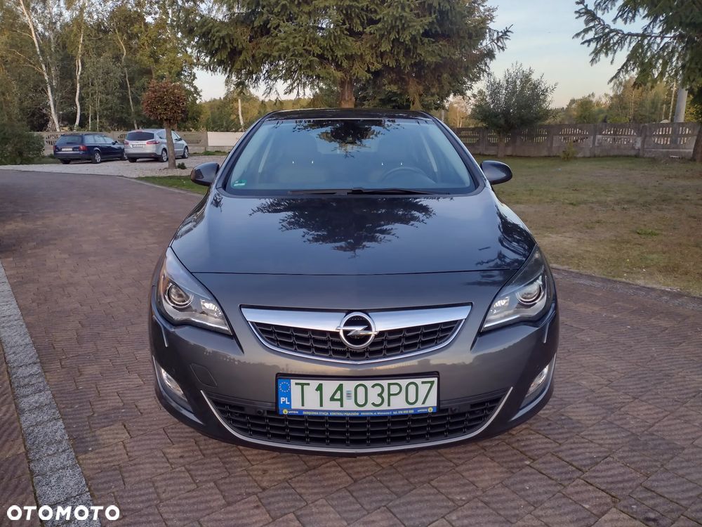 Opel Astra 1.4 Turbo Exklusiv - 11