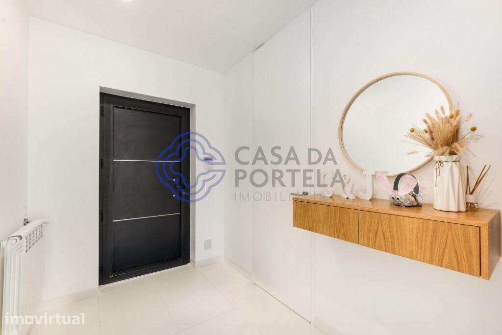 Moradia T4+1 de Arquitetura Contemporânea em Vila Nova de Gaia - Grande imagem: 3/37