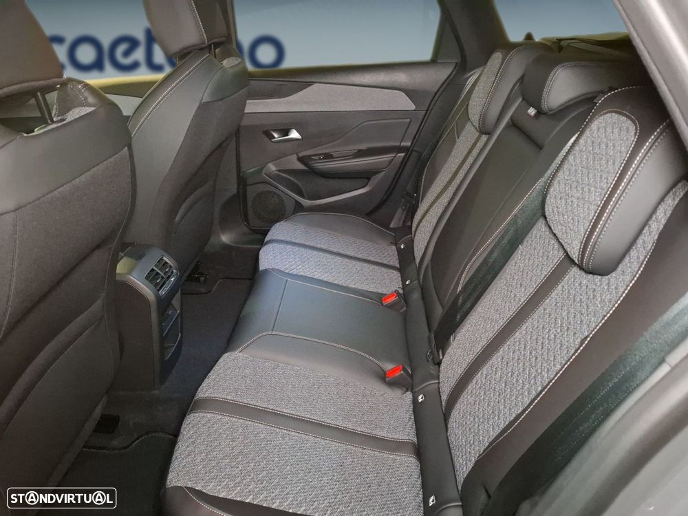 Peugeot e-308 58 kWh Allure — fotografia 14