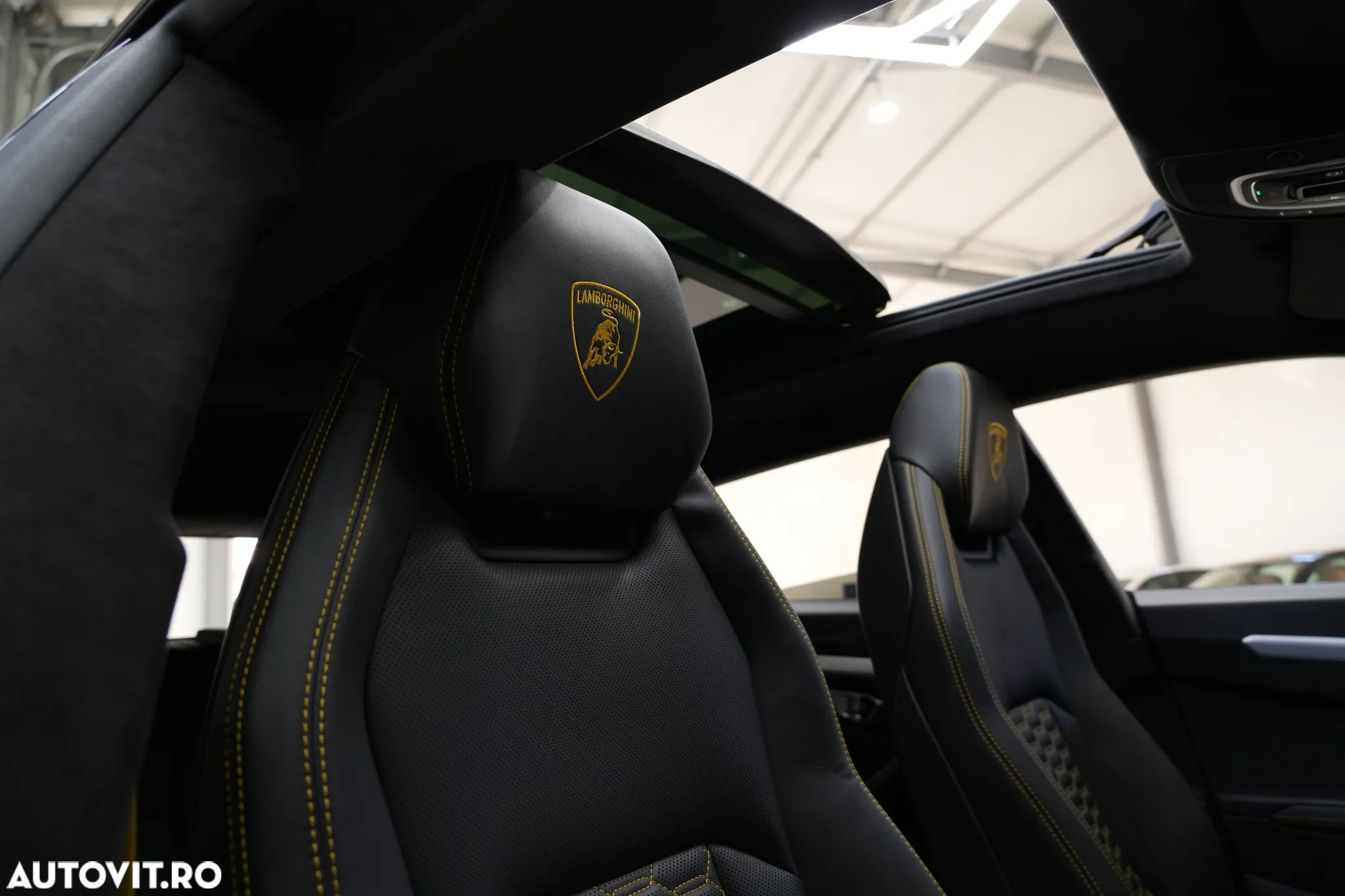 Lamborghini URUS Standard - 11