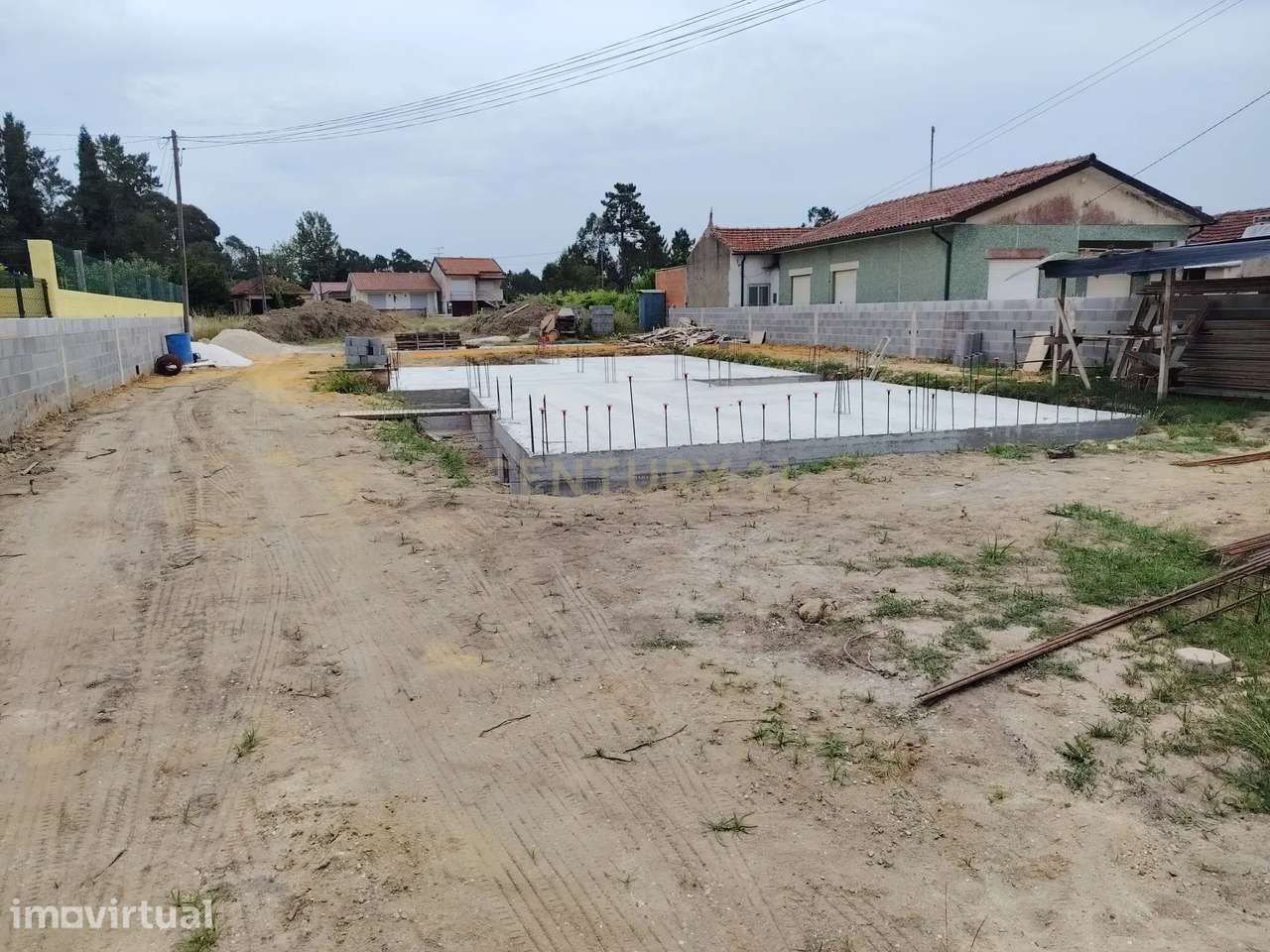 Moradia T2 Moderna em fase de construção com amplo terreno - Grande imagem: 4/10