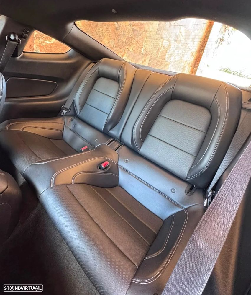 Ford Mustang 2.3i EcoBoost - 13