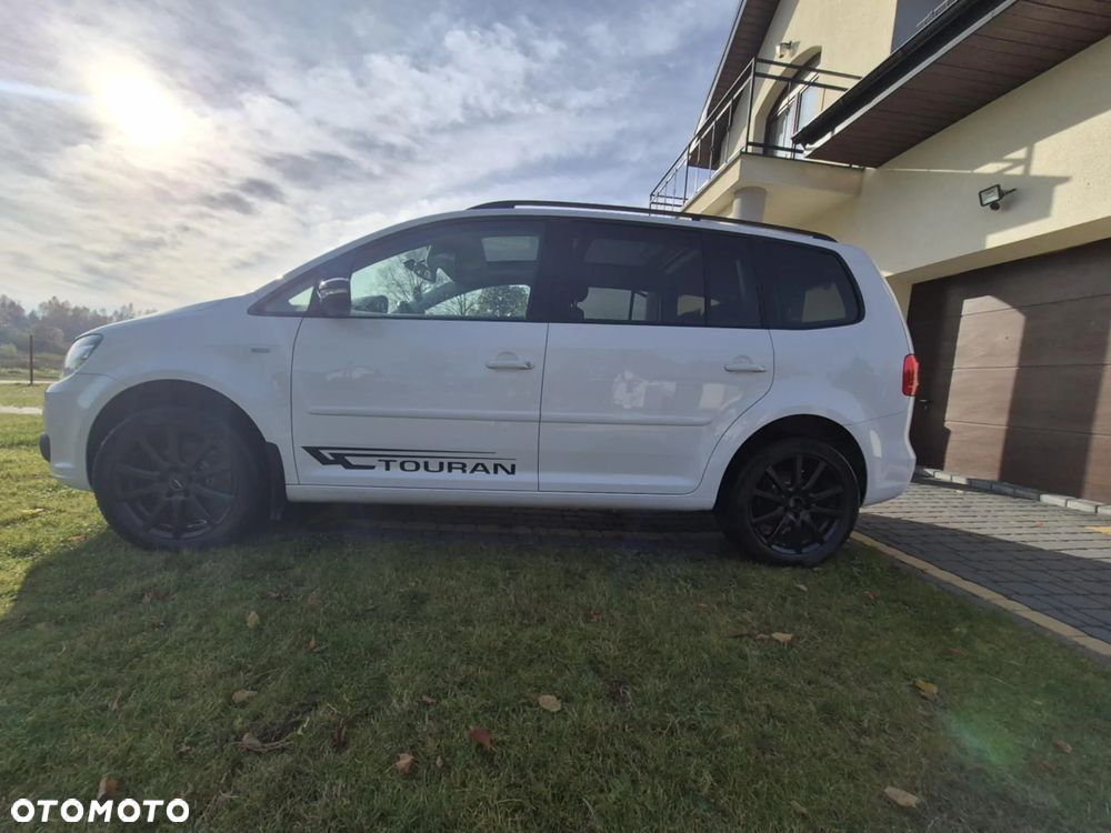 Volkswagen Touran 2.0 TDI DPF MATCH - 3
