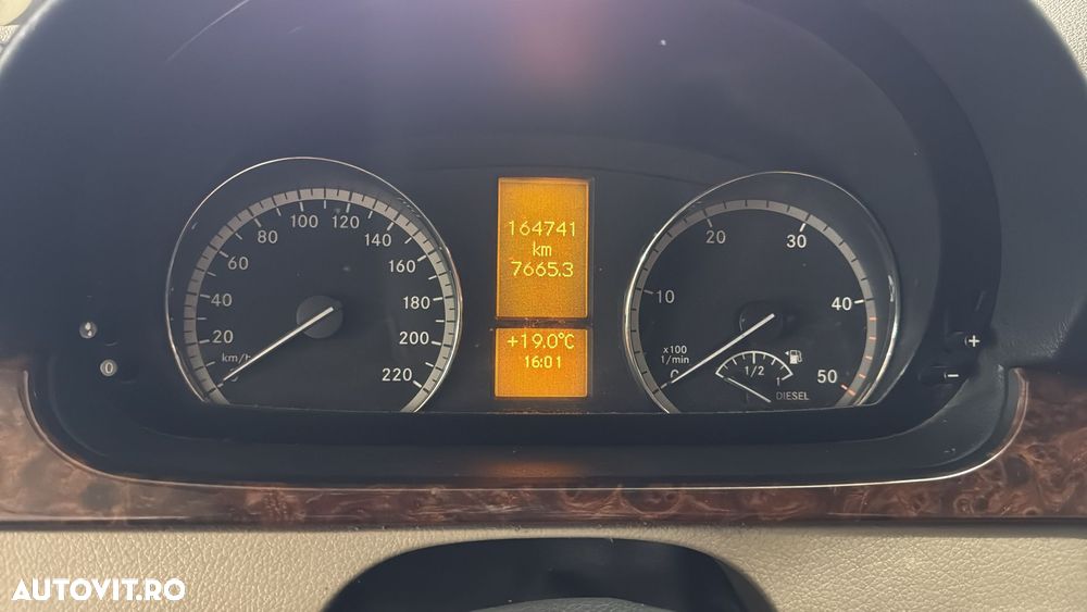 Mercedes-Benz Viano - 12