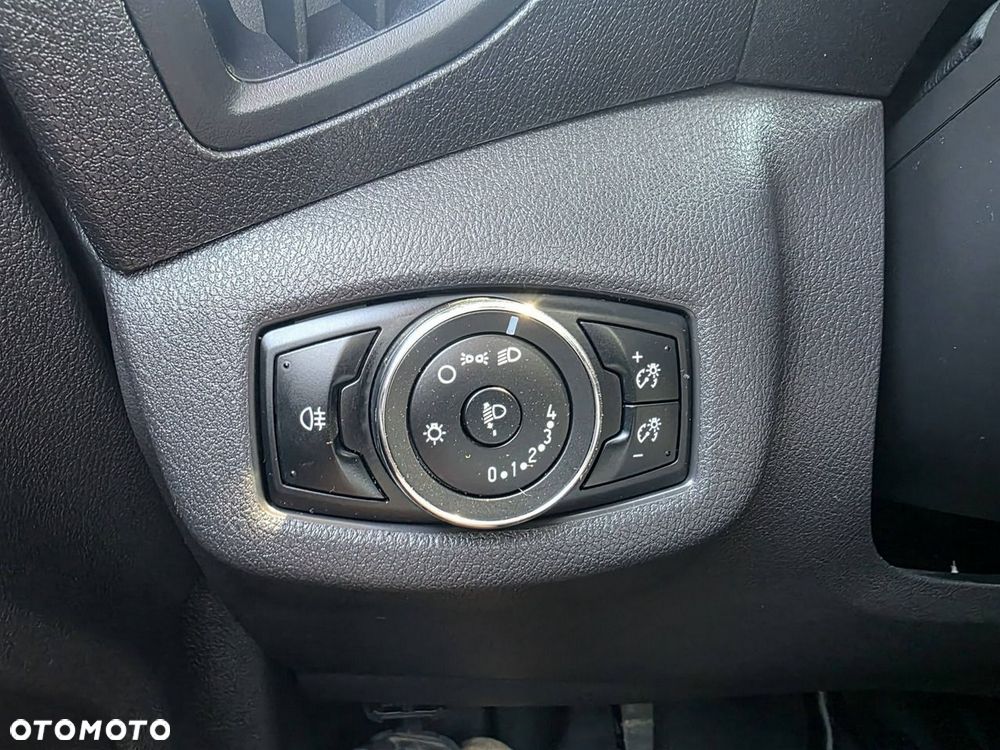 Ford Transit Connect - 10