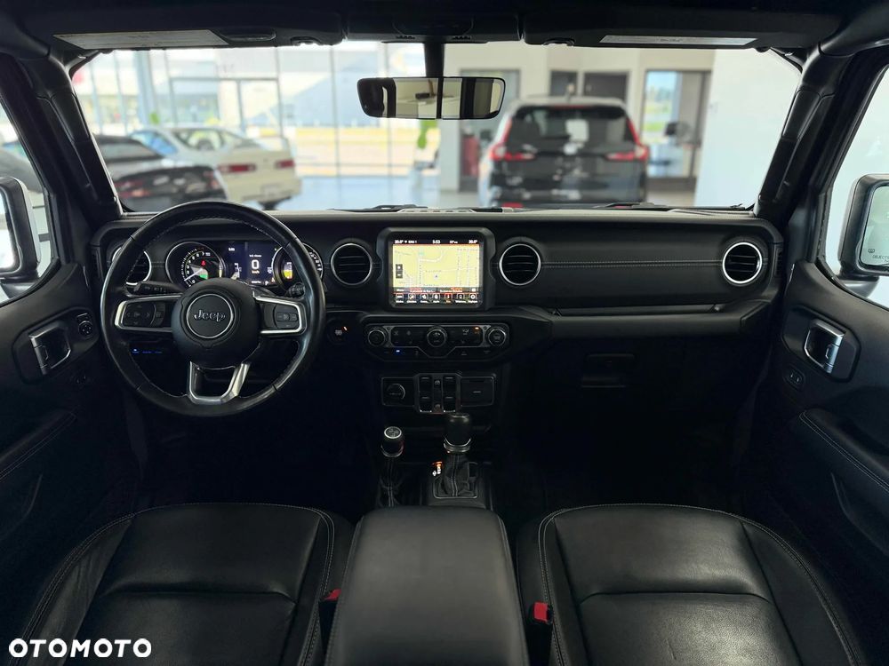 Jeep Wrangler - 10