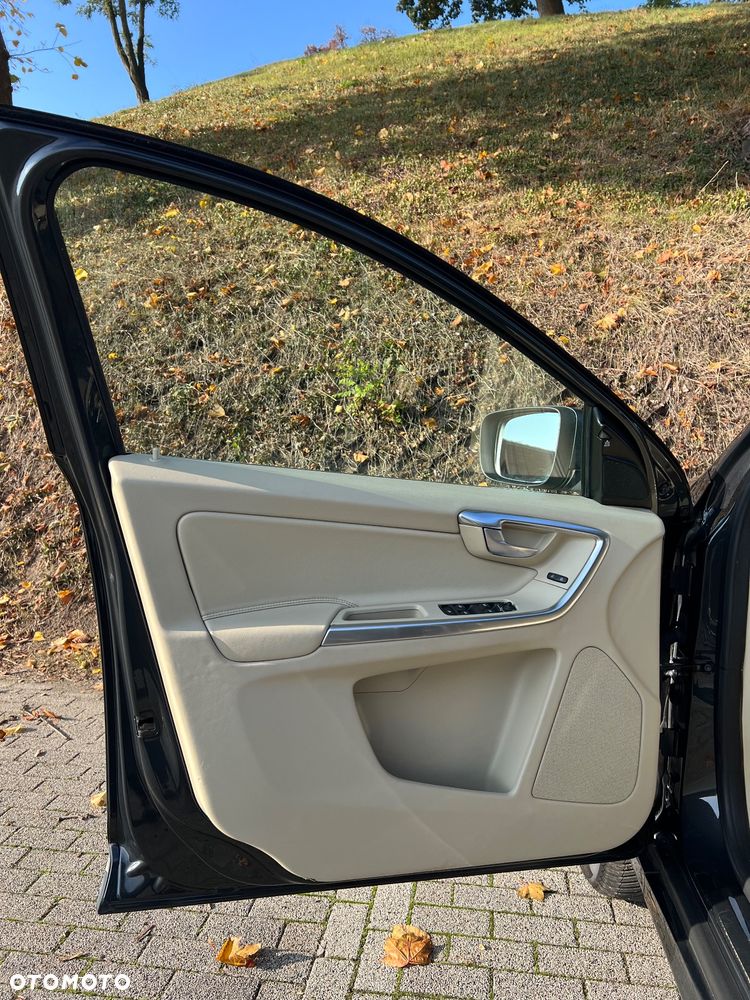 Volvo XC 60 D4 AWD Summum - 23