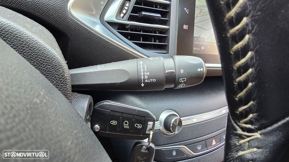 Peugeot 308 SW 1.5 BlueHDi Allure - 18