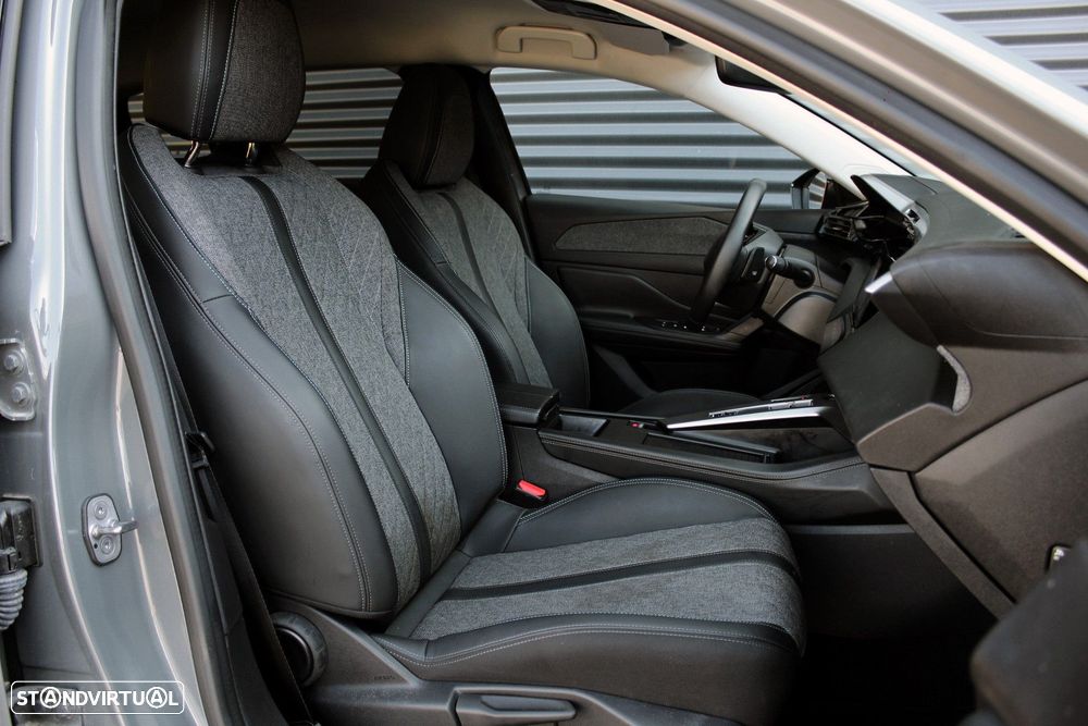 Peugeot 408 1.2 PureTech Allure EAT8 - 32