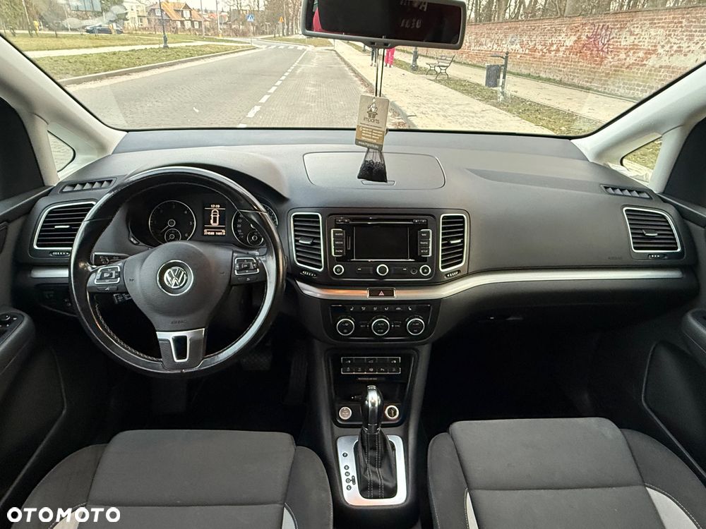 Volkswagen Sharan 2.0 TDI Trendline DSG - 12