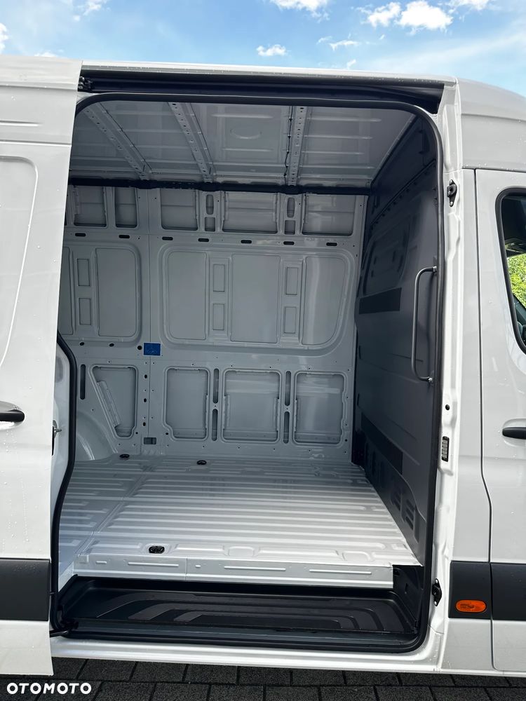 Mercedes-Benz Sprinter - 29
