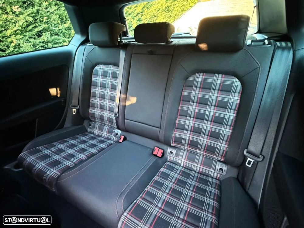 VW Golf 2.0 TSI GTI DSG - 23