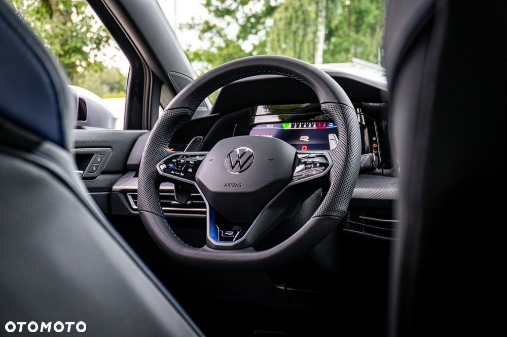 Volkswagen Golf - 28