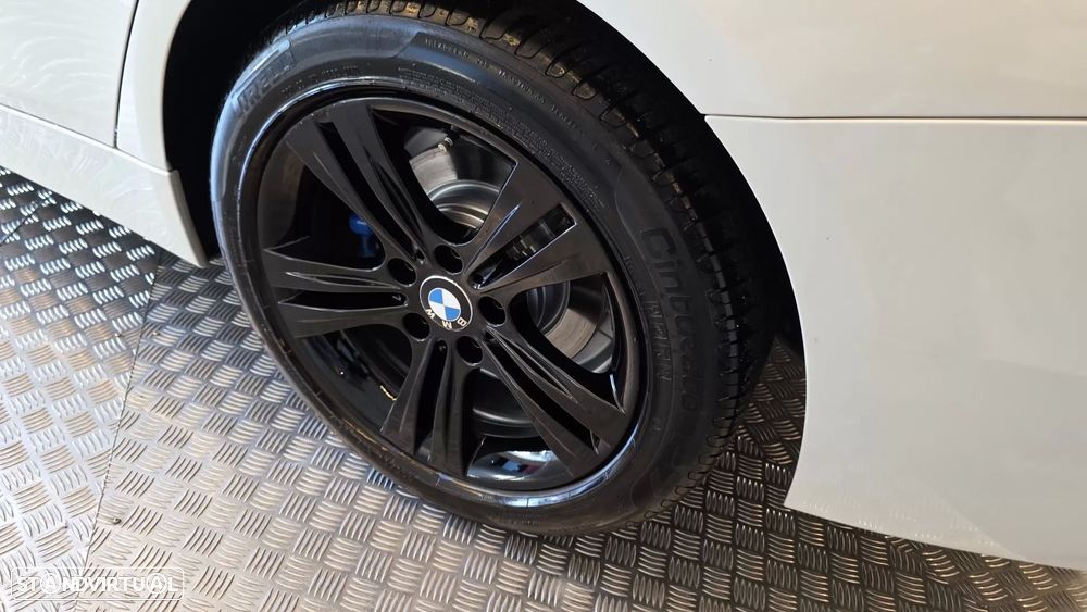 BMW 320 d Touring Sport-Aut. - 32