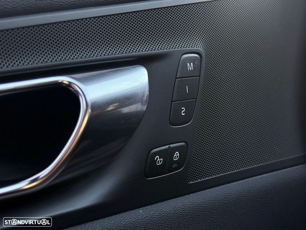 Volvo XC 60 2.0 T8 PHEV Inscription AWD - 11