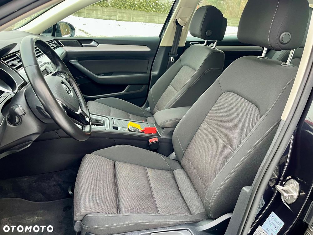 Volkswagen Passat 2.0 TDI SCR DSG BlueMotion Comfortline - 10