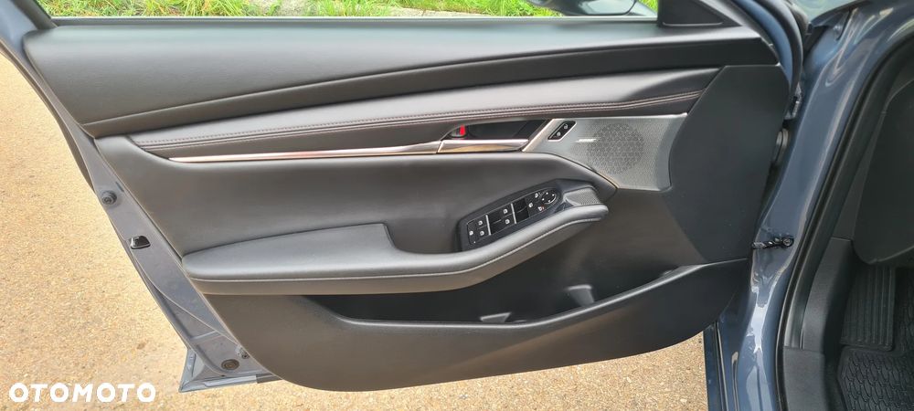 Mazda 3 e-SKYACTIV-G 122 M HYBRID HOMURA - 11