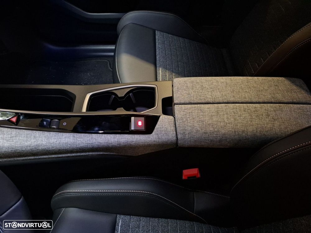 Peugeot E-5008 73 kWh Allure - 24