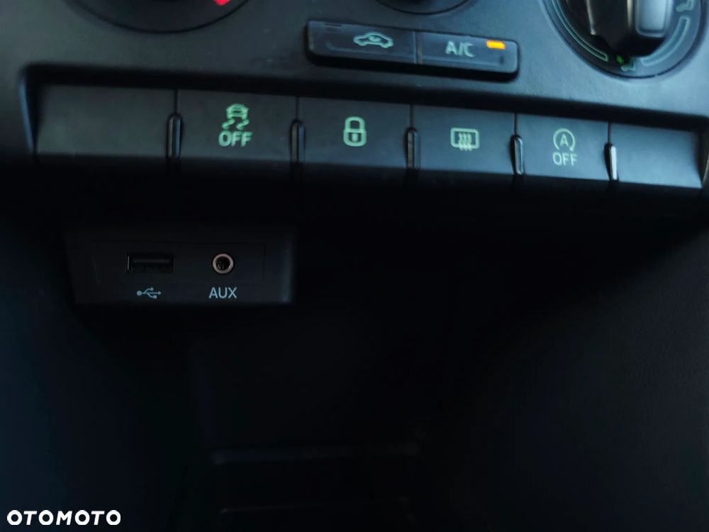 Skoda RAPID 1.2 TSI Ambition - 21
