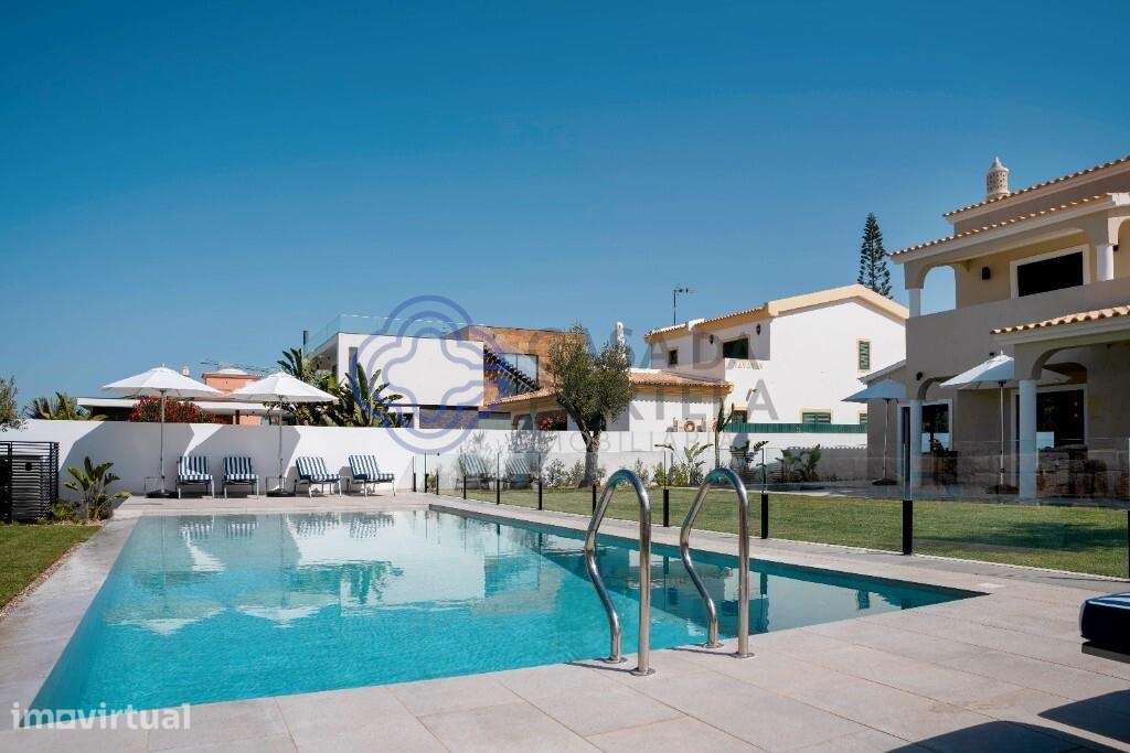 Moradia de Luxo em Primeira Linha de Mar em Albufeira, Algarve - Grande imagem: 4/33