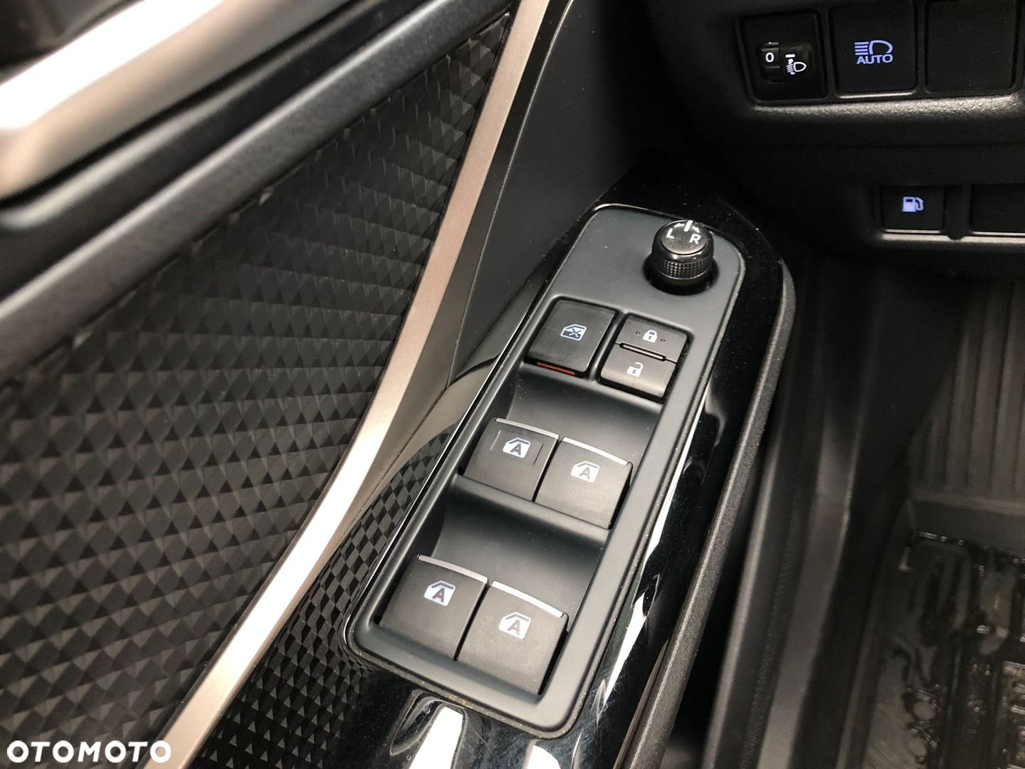 Toyota C-HR 1.8 Hybrid Prestige - 22