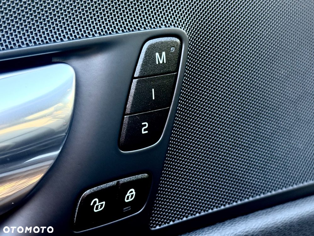 Volvo XC 60 D4 Geartronic RDesign - 22