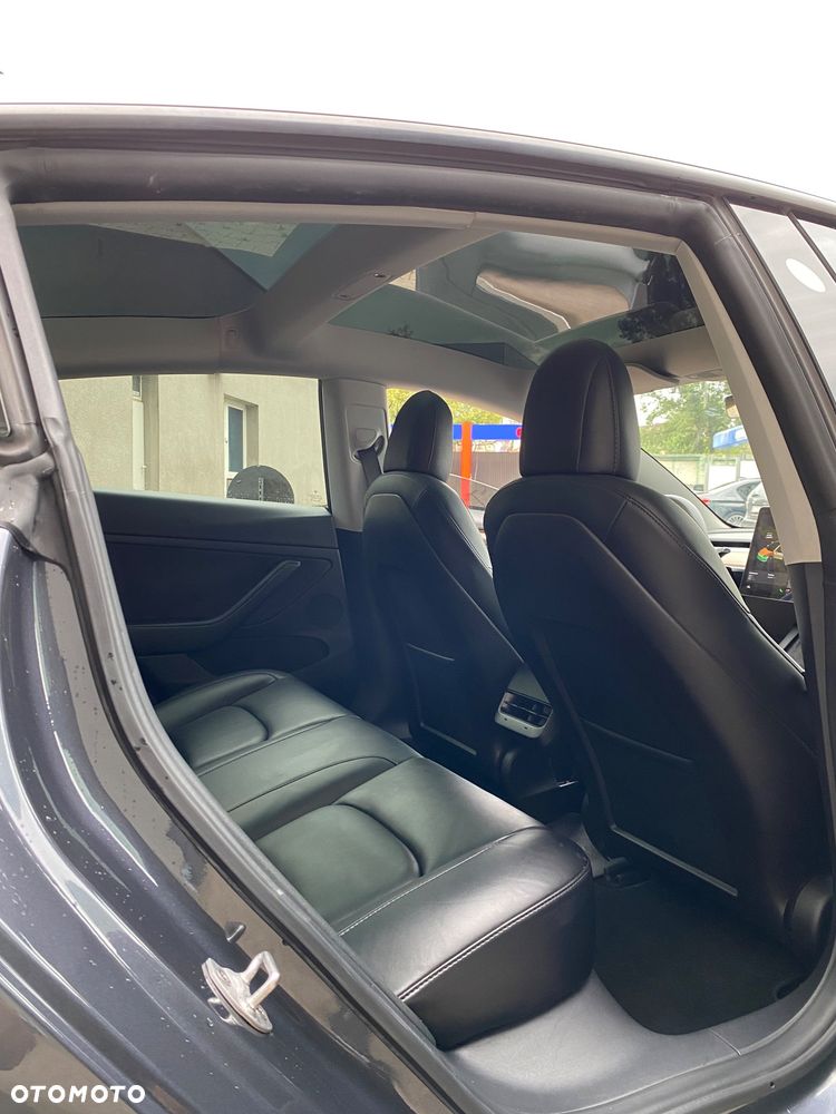 Tesla Model 3 - 18
