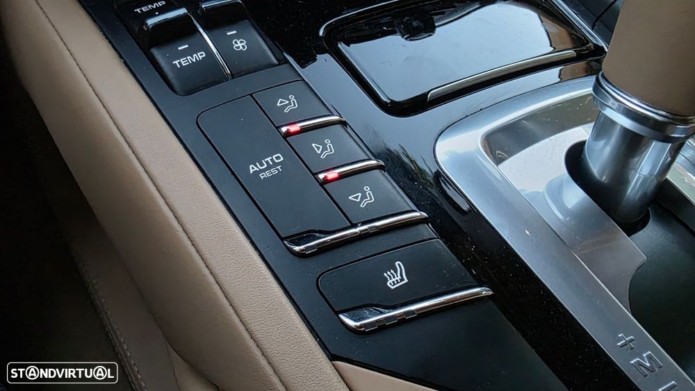 Porsche Cayenne S E-Hybrid Platinum Edition - 52