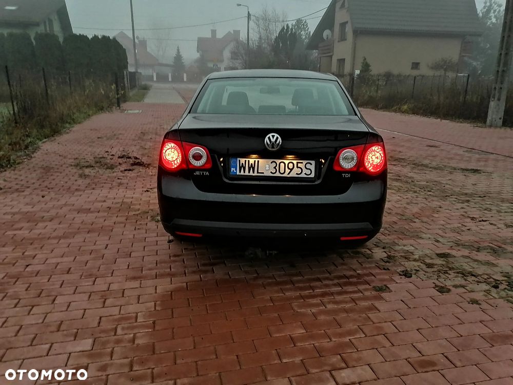 Volkswagen Jetta 1.9 TDI Trendline - 10