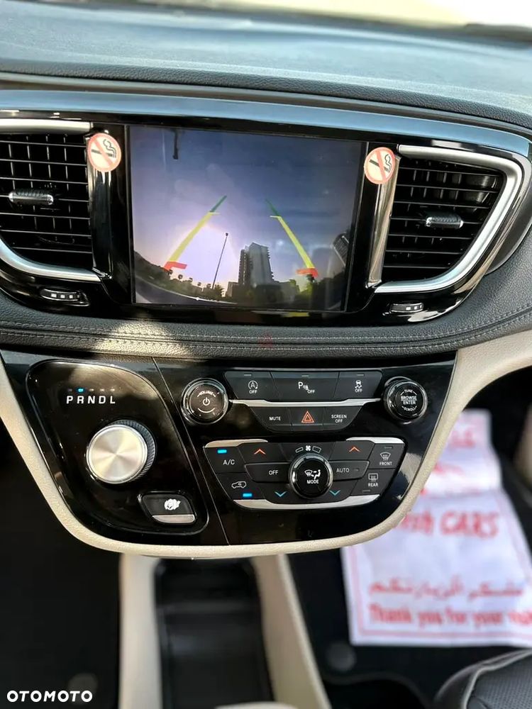 Chrysler Pacifica - 15