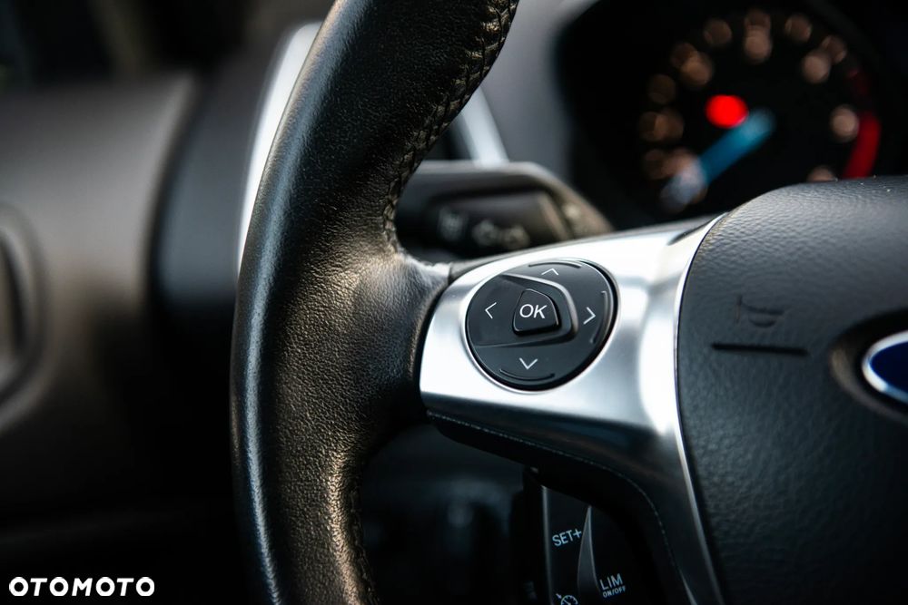 Ford Kuga 2.0 TDCi 4x4 Titanium - 39