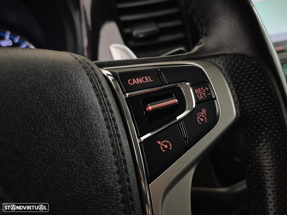 Mitsubishi Outlander 2.0 Instyle Navi - 25