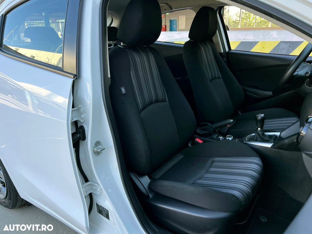 Mazda 2 G75 Emotion - 10