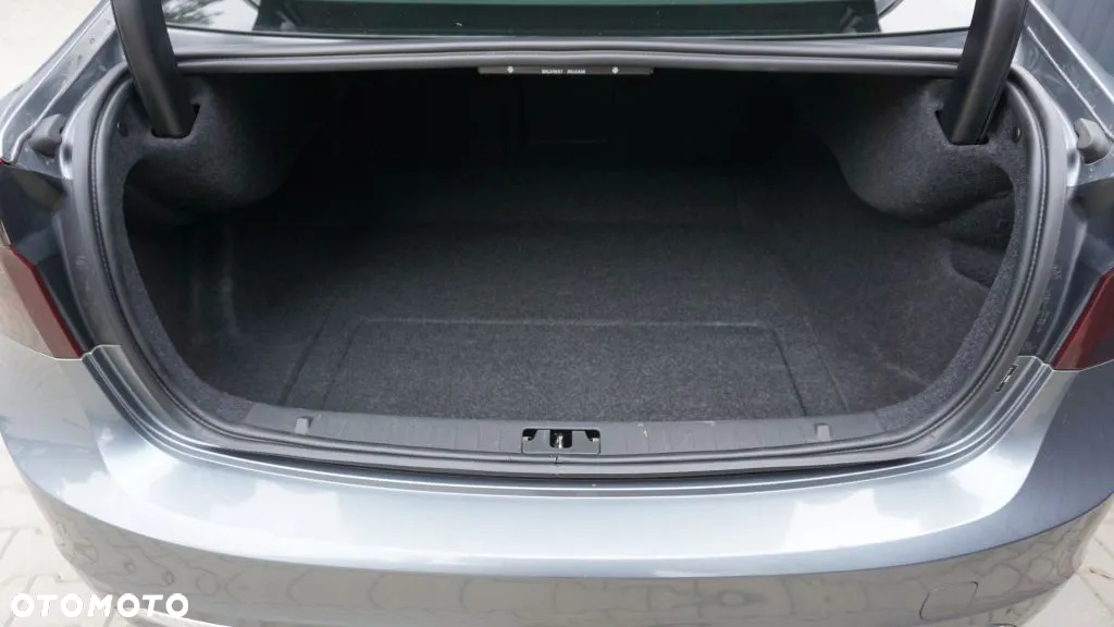 Volvo S60 2.5 T5 - 12