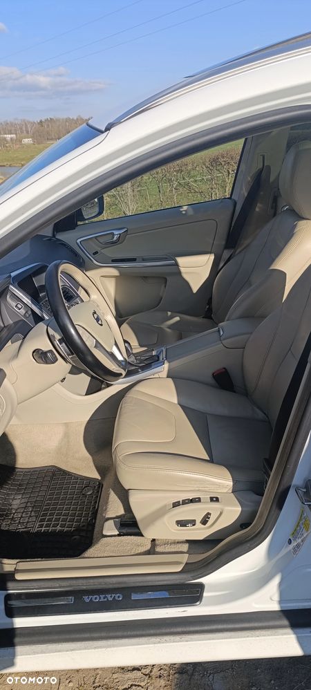 Volvo XC 60 T6 AWD Edition Pro - 17