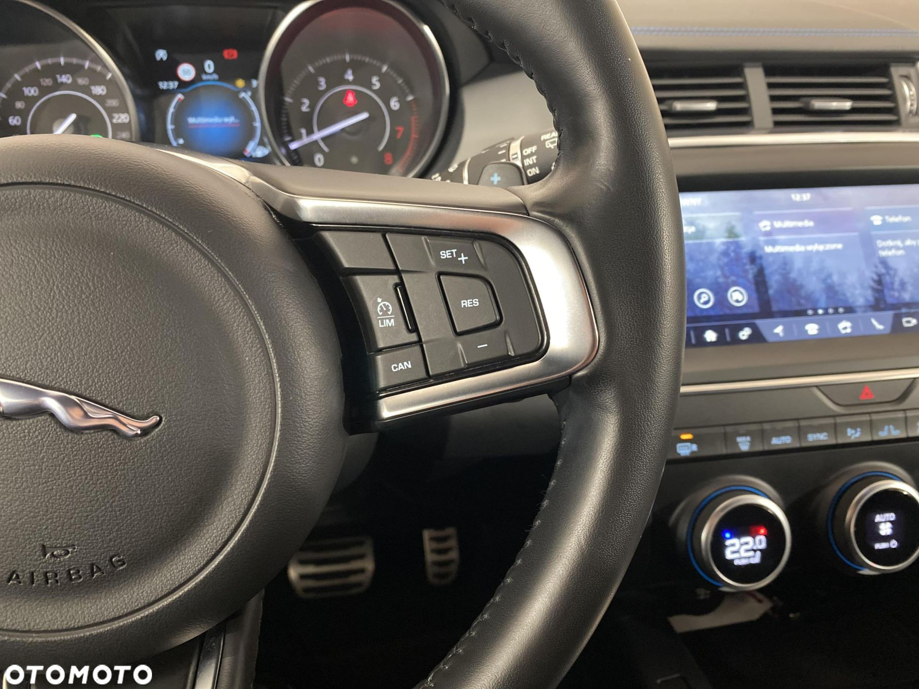 Jaguar E-Pace 2.0 i4P AWD R-Dynamic HSE - 14