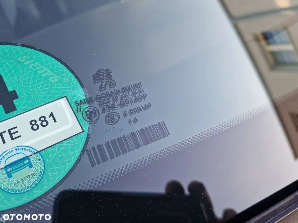 Peugeot 2008 1.2 Pure Tech GPF Allure S&S - 27