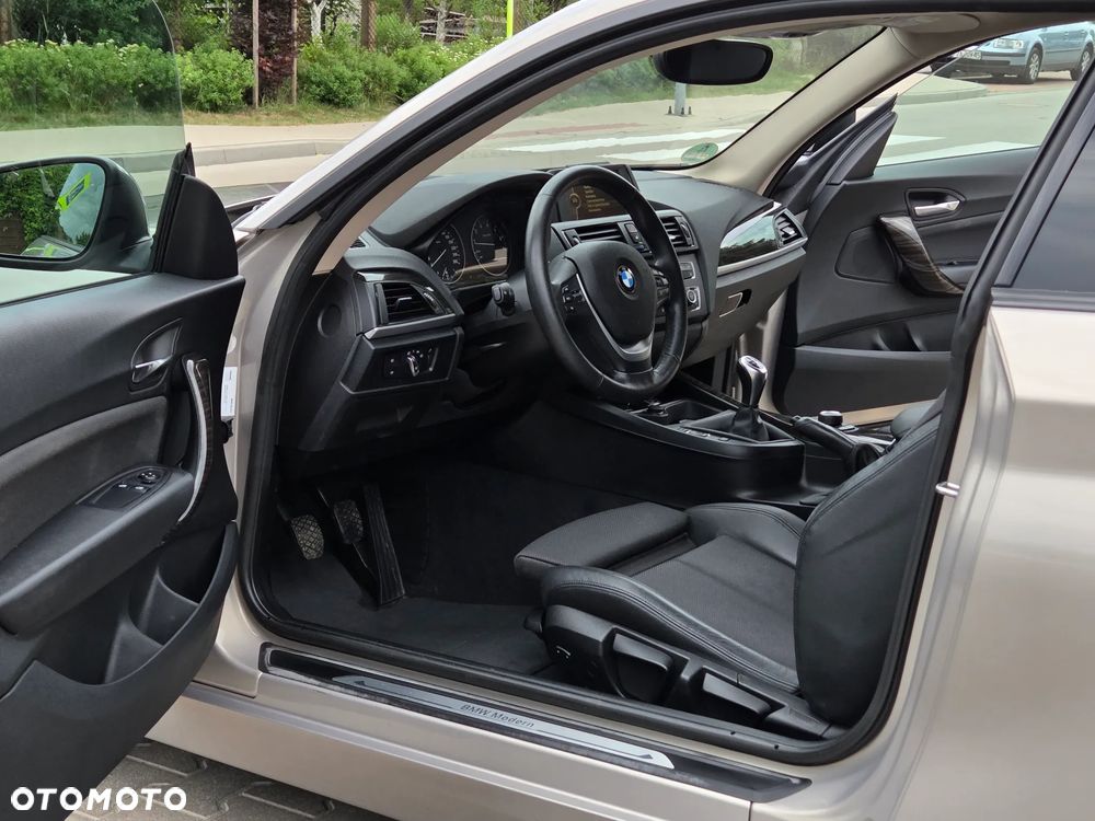 BMW Seria 2 220i Advantage - 26