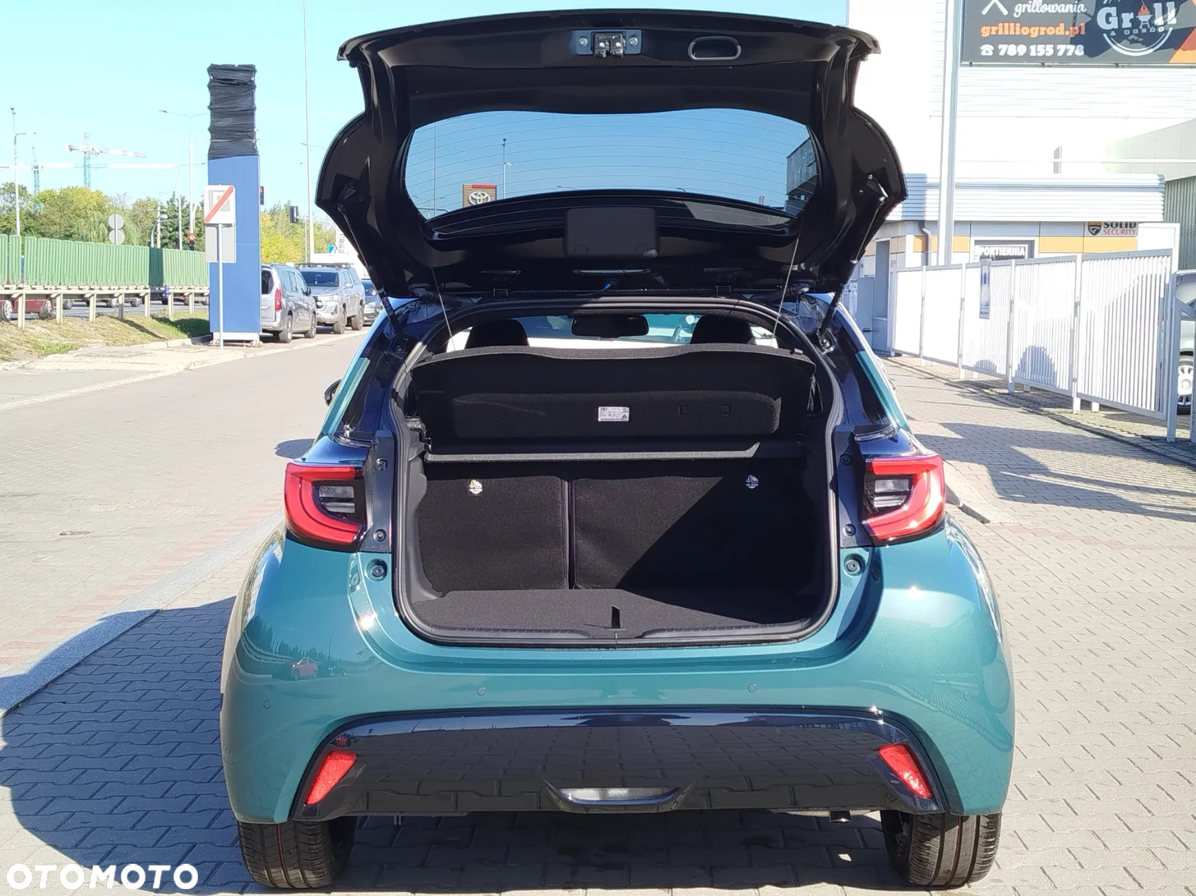 Toyota Yaris Hybrid 1.5 Executive - 6