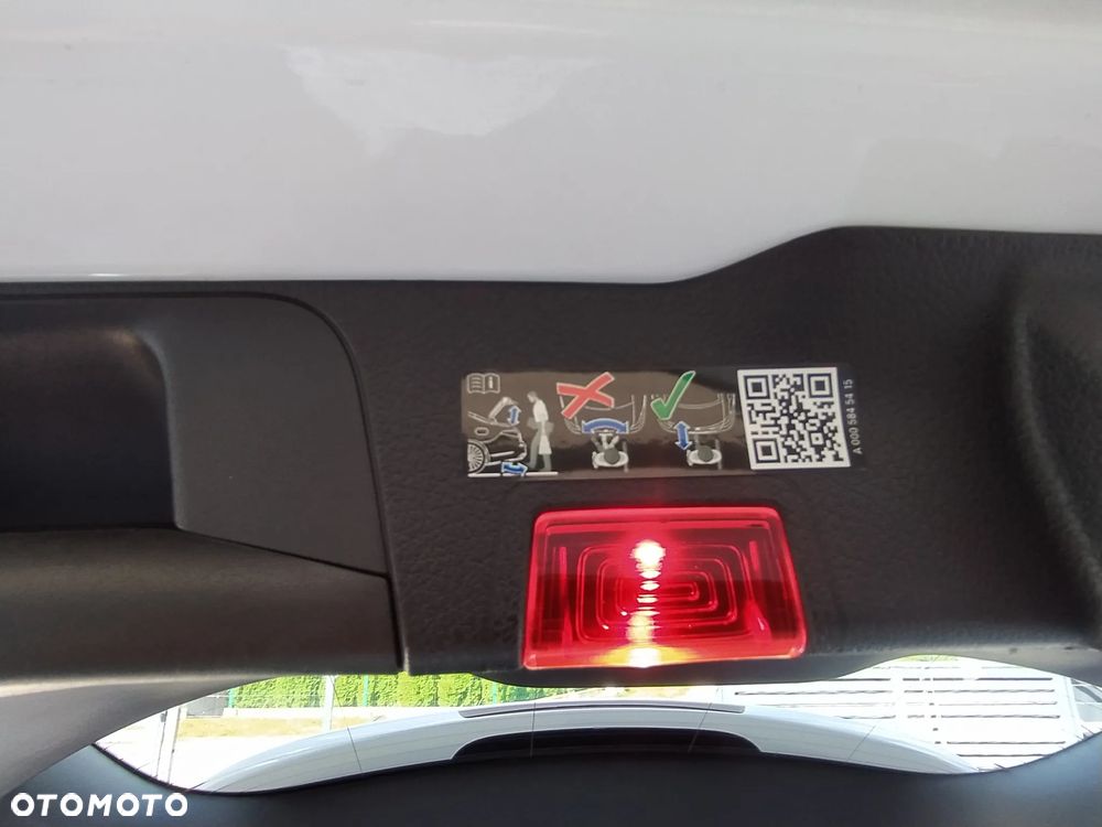 Mercedes-Benz GLB 250 4-Matic AMG Line 8G-DCT - 21