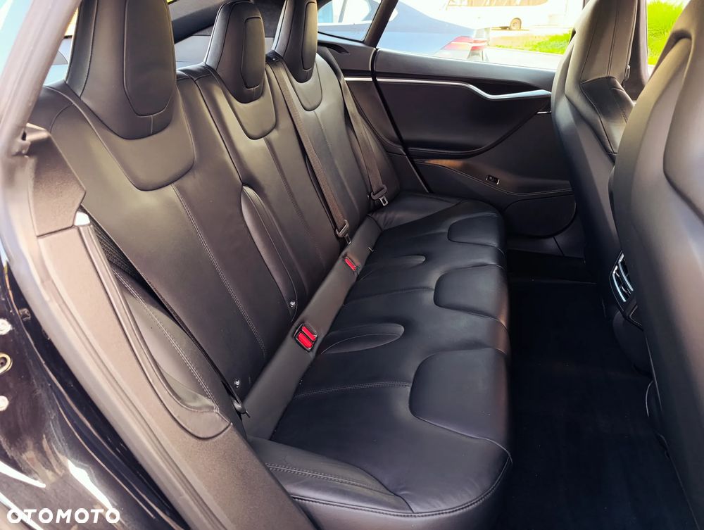 Tesla Model S - 14