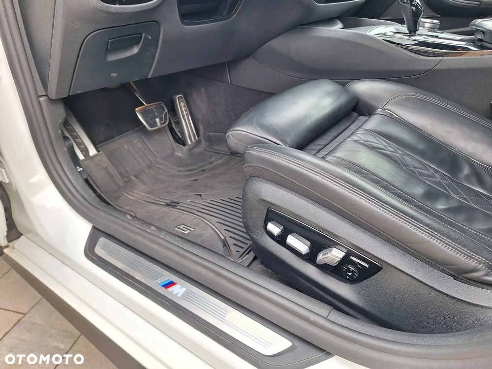 BMW Seria 5 530i xDrive M Sport sport - 22