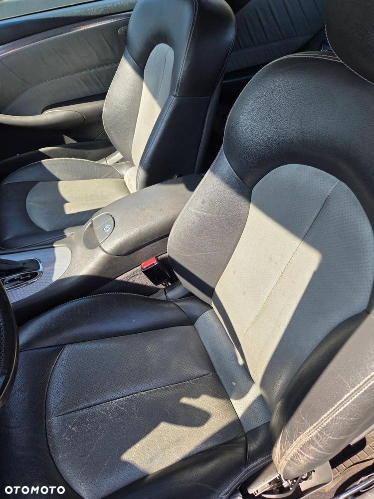 Mercedes-Benz CLK - 16