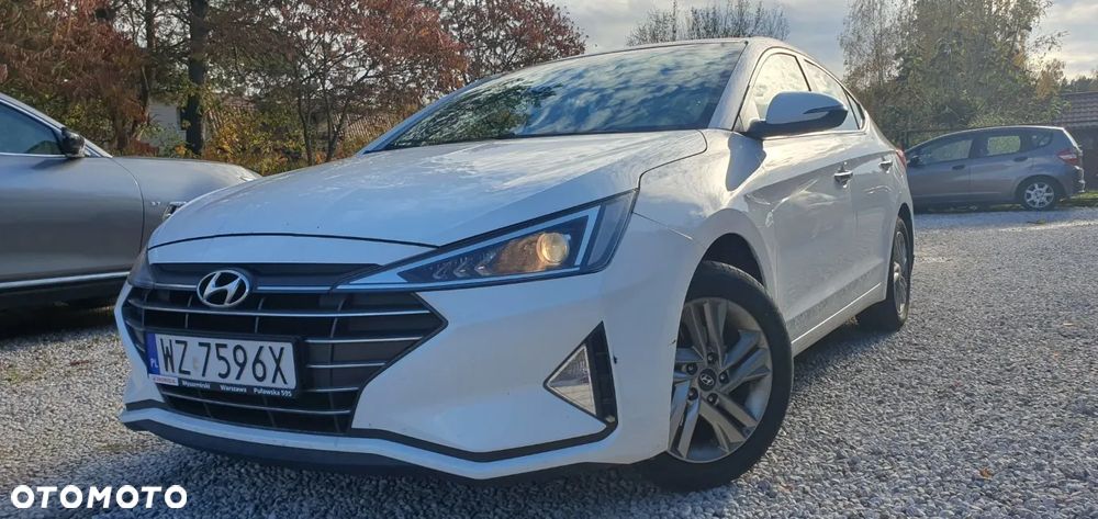 Hyundai Elantra 1.6 Classic + - 1