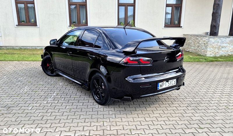 Mitsubishi Lancer 1.8 Invite - 3