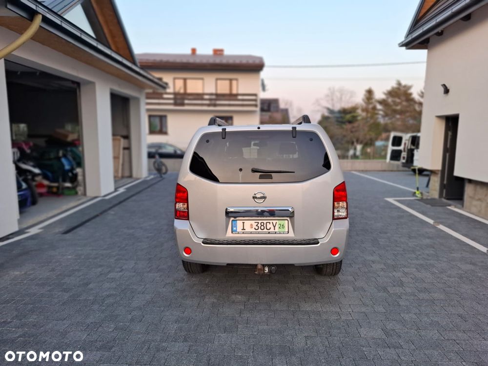 Nissan Pathfinder 2.5 DCi LE - 3