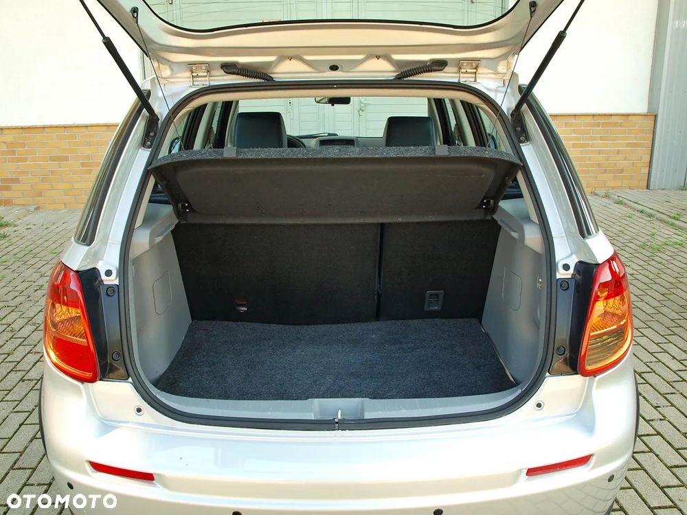Suzuki SX4 1.6 GS / Premium - 16