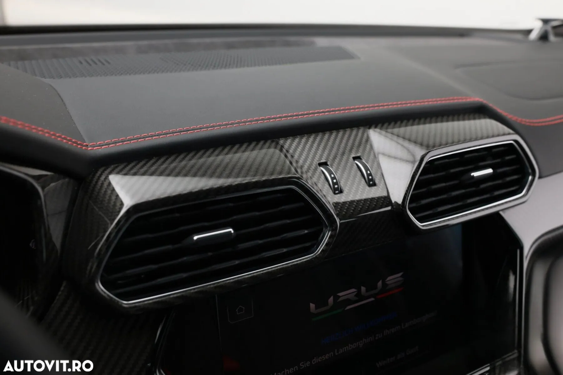 Lamborghini URUS Standard - 14